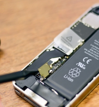Replace the batteries iphone 5, 5s, 4, 4s, 6, 6 plus genuine Polaroid